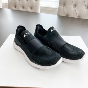APL Techloom bliss sneaker in black size 9